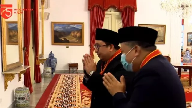 Jokowi Membungkam Fahri Hamzah dan Fadli Zon Lewat Bintang Jasa? - GenPI.co