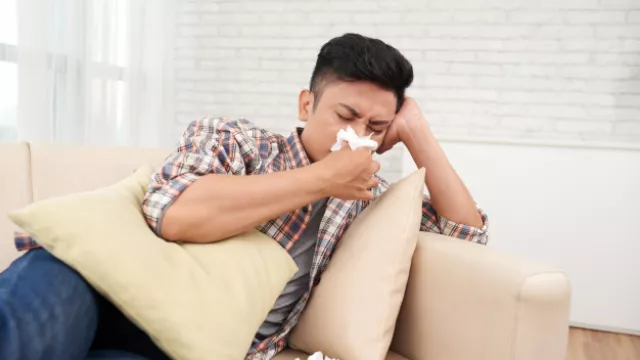 3 Cara Tangkal Sakit Flu, Salah Satunya Kunyah Permen Karet Loh - GenPI.co