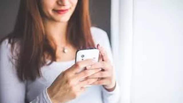 Bahan Renungan! Sering Update Status Bisa Jadi Tanda Gangguan... - GenPI.co Bahan Renungan! Sering Update Status Bisa Jadi Tanda Gangguan... - GenPI.co