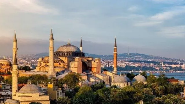 Presiden Amerika dan UNESCO Kecewa Turki Ubah Museum Jadi Masjid - GenPI.co