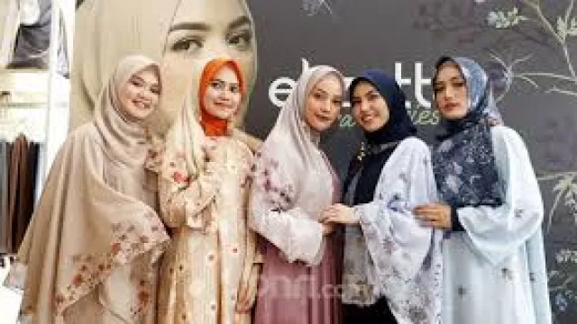 Cuaca Panas, Coba deh Hijab Bahan Ini - GenPI.co Cuaca Panas, Coba deh Hijab Bahan Ini - GenPI.co