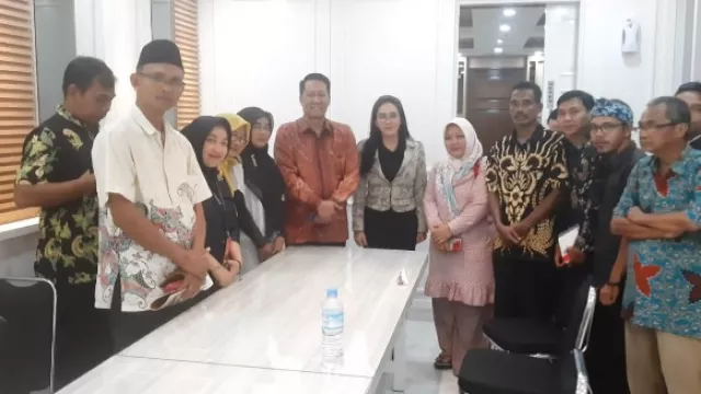 Honorer K2 Senang Banget, Revisi UU ASN Dikebut DPR - GenPI.co