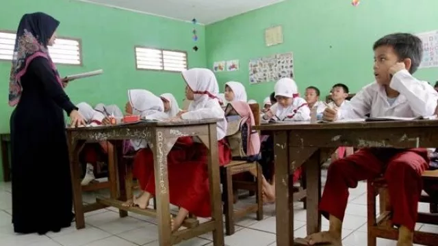 Guru di Indonesia Harus Baca Pesan Penting PB PGRI Ini... - GenPI.co