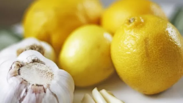 Lemon Campur Bawang Putih Ternyata Khasiatnya Dahsyat Banget - GenPI.co