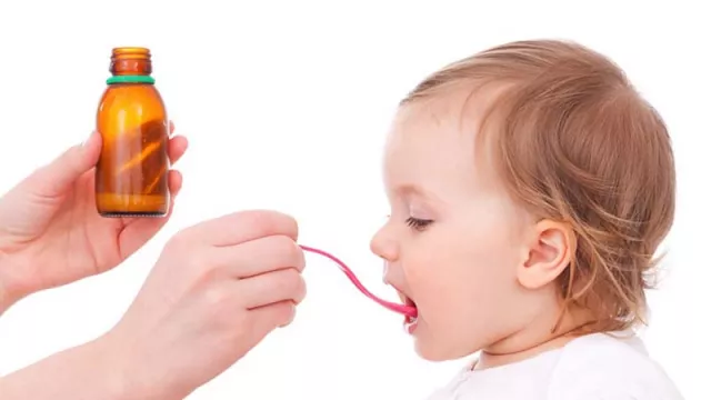 Si Kecil Susah Minum Obat? Coba 4 Trik Ini - GenPI.co Si Kecil Susah Minum Obat? Coba 4 Trik Ini - GenPI.co