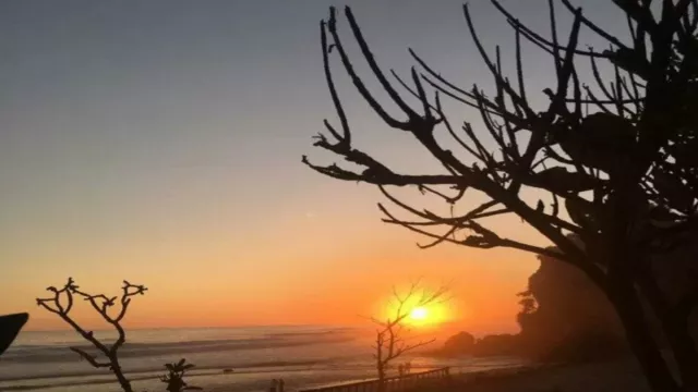 Pantai Gunung Kidul Jadi Primadona, Hari Ini Puncak Kunjungan - GenPI.co