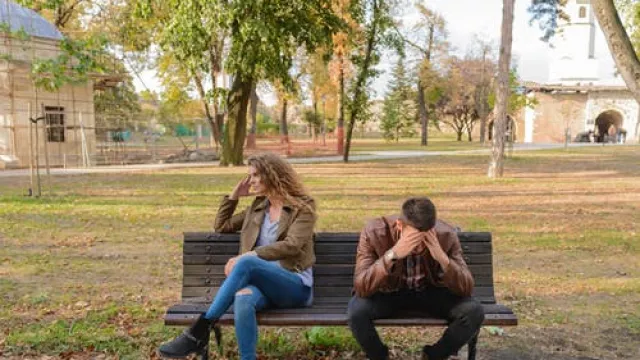 Merasa Terjebak dalam Toxic Relationship? Ini Saran dari Psikolog - GenPI.co