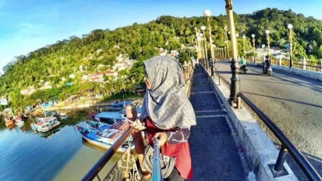 Cantiknya, Jembatan Siti Nurbaya di Sumatera Barat - GenPI.co
