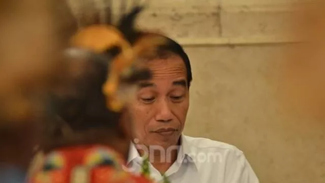 Banyak Pihak Sodorkan Nama Menteri. Bikin Presiden Jokowi Pusing? - GenPI.co