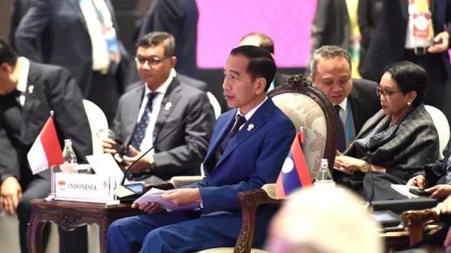 Jokowi : Indonesia Tolak Limbah Sampah dari Luar Negeri - GenPI.co