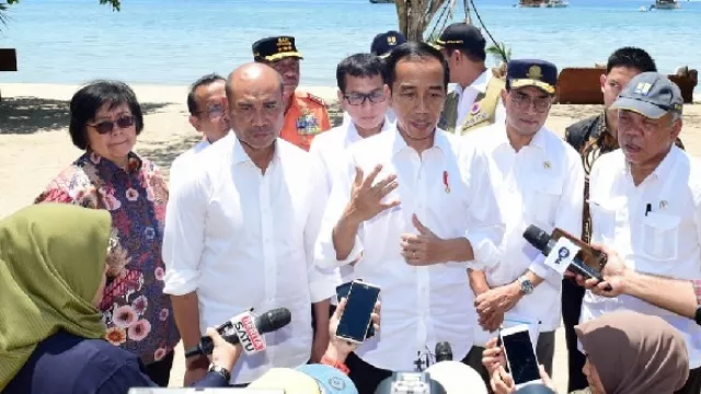 Ngeri! Rocky Gerung Blak-blakan Bongkar Intrik di Kabinet Jokowi - GenPI.co