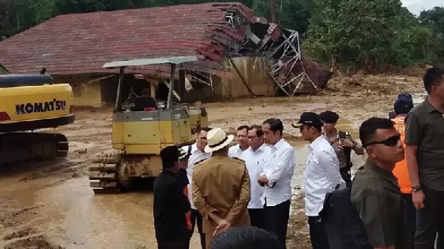 Banjir Bandang, Pak Jokowi Minta Tambang Emas Ilegal Dihentikan - GenPI.co