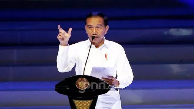 Presiden Jokowi: Kalau Ada yang Ganggu, Pasti Saya Gigit - GenPI.co