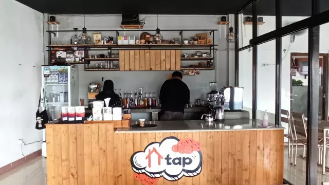 Atap Brew and Fried, Kedai Kopi Kekinian Terbaik di Cepu - GenPI.co