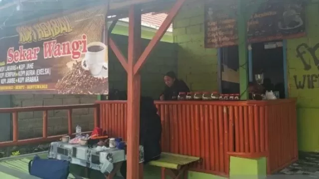 Menyeruput Kopi Rempah di kaki Gunung Raung - GenPI.co