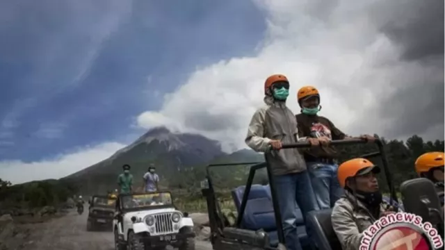 Ratusan Jip Disiapkan Layani Turis Berwisata Lereng Merapi - GenPI.co Ratusan Jip Disiapkan Layani Turis Berwisata Lereng Merapi - GenPI.co