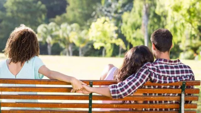 Cara Ampuh Atasi Pasangan yang Selingkuh - GenPI.co Cara Ampuh Atasi Pasangan yang Selingkuh - GenPI.co