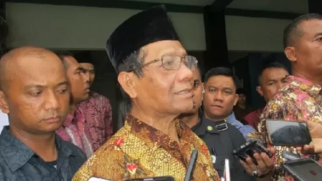 Aksi Sweeping Jelang Natal dan Tahun Baru, Ini Kata Mahfud MD... - GenPI.co Aksi Sweeping Jelang Natal dan Tahun Baru, Ini Kata Mahfud MD... - GenPI.co