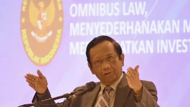 Omnibus Law Ada Salah Ketik, Klarifikasi Mahfud MD Disebut Lucu - GenPI.co
