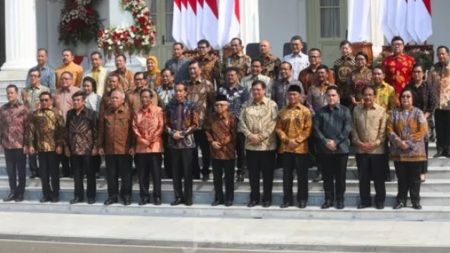 Mau Tahu Besaran Gaji Menterinya Jokowi, Nih Dia Rinciannya… - GenPI.co