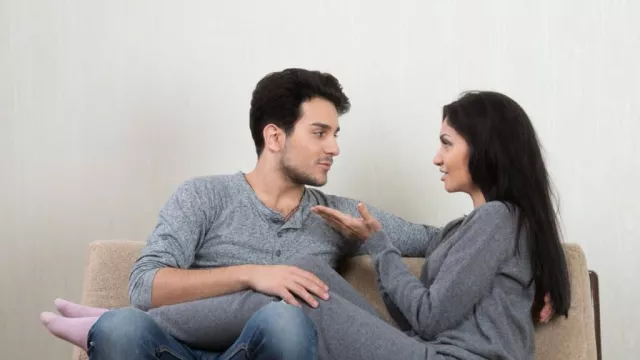 3 Trik Komunikasi Bikin Kamu Makin Mesra dengan Pasangan Tercinta - GenPI.co