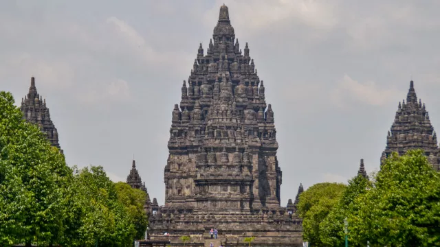 Tak Asal, Berwisata ke Candi Ada Aturan Sakral, Jangan Dilanggar! - GenPI.co Tak Asal, Berwisata ke Candi Ada Aturan Sakral, Jangan Dilanggar! - GenPI.co