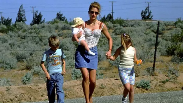 Hari Ibu, Ini 5 Film tentang Bunda yang Bikin Mewek - GenPI.co