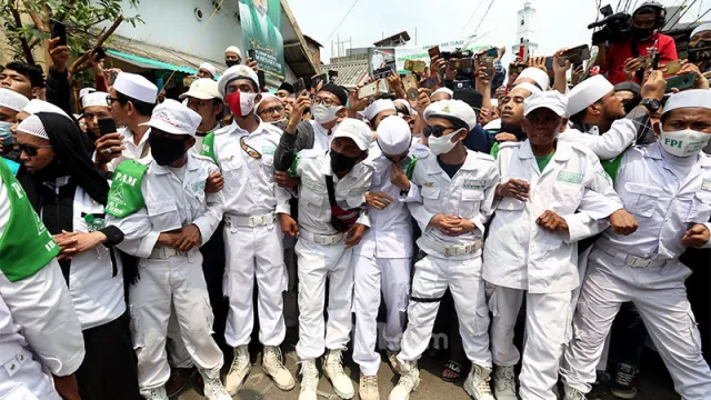 FPI Berganti Nama, Tiba-tiba Pengamat Beberkan Fakta Top - GenPI.co