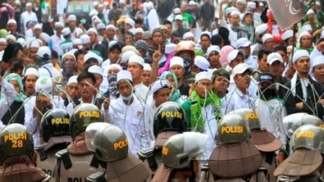 FPI Bubar, Politikus: Semoga NU dan Muhammadiyah dapat Merangkul - GenPI.co