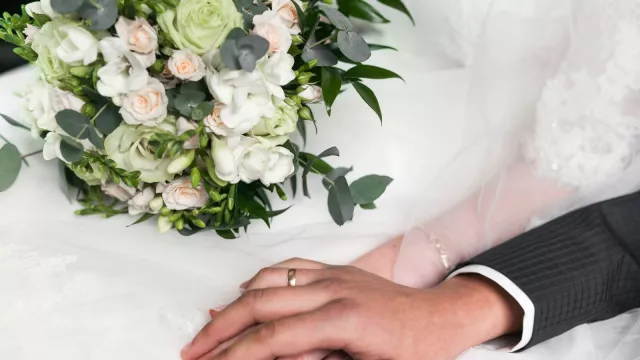 Bukannya Bahagia, Pernikahan Dini Datangkan 5 Risiko Mengerikan - GenPI.co