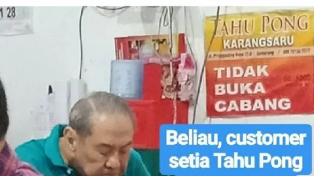 Orang Terkaya di Indonesia, Santai Banget Makan Tahu di Warung - GenPI.co