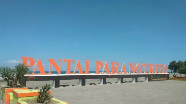 Tiga Hari, Parangtritis Dipadati 30.910 Wisatawan - GenPI.co