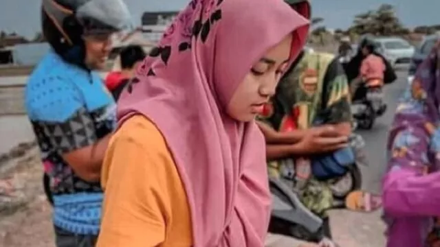 Pesona Utari, Pedagang Cilok Cantik yang Sedang Viral  - GenPI.co