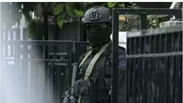 Densus 88 Geledah Lokasi Terduga Teroris di Condet, Mencekam! - GenPI.co