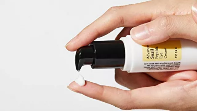 COSRX Advanced Snail Peptide Eye Cream: Ampuh Usir Kantung Mata - GenPI.co