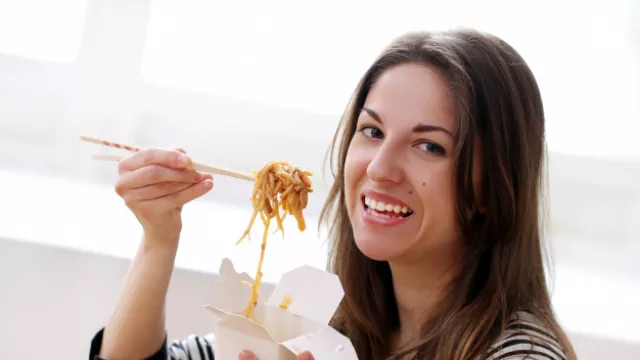 Sahur Pertama, Jangan Banyak Makan Mie Instan, Bisa Bahaya - GenPI.co Sahur Pertama, Jangan Banyak Makan Mie Instan, Bisa Bahaya - GenPI.co
