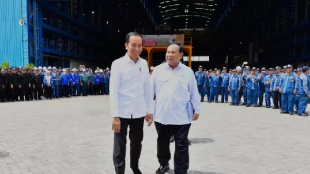 China Ampun-ampunan, Prabowo dan Jokowi Asyik Lihat Kapal Selam - GenPI.co
