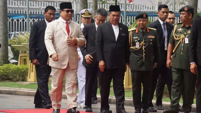 Gagahnya Prabowo, Malaysia pun Menyambut dengan Upacara Militer - GenPI.co