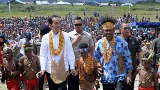 Damailah Papua, Ini Presiden Jokowi Hadir di Pegunungan Arfak - GenPI.co