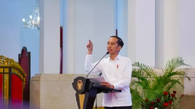 Menterinya Mulai Mbalelo, Jokowi Makin Puyeng - GenPI.co