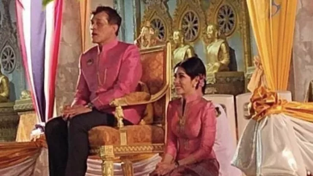 Intim dan Mesra, Pose Terbaru Raja dan Selir Thailand Bikin Lemas - GenPI.co
