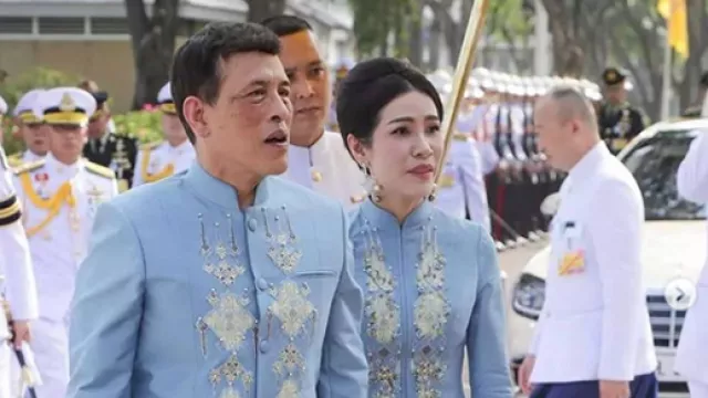 Selir & Raja Thailand Makin Intim, Sepertinya Ada yang Jadi Ratu - GenPI.co
