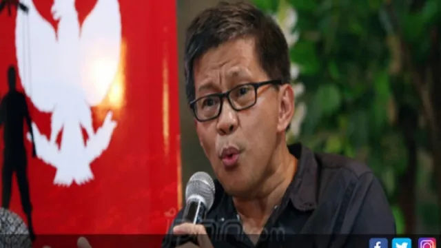 Akan Laporkan Rocky Gerung, Pengamat: Cari Muka ke Pak Jokowi? - GenPI.co