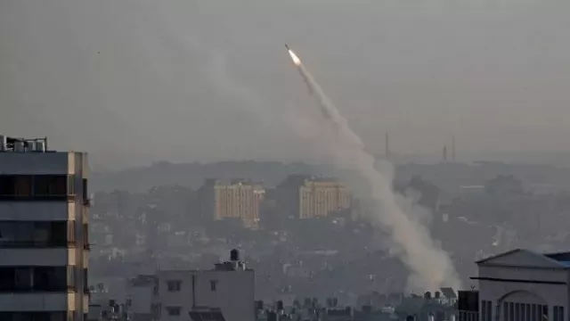 Militer Israel dan Iran Saling Serang di Suriah - GenPI.co