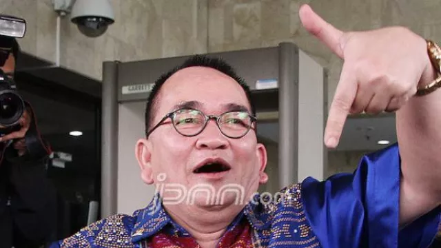 Gegara Laskar FPI Bawa Senjata, Ruhut Minta Munarman Ditangkap - GenPI.co