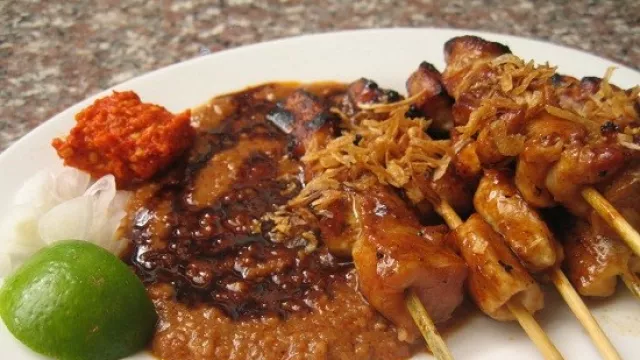 Bikin Bumbu Sate Enak Itu Gampang, Ini Resepnya - GenPI.co