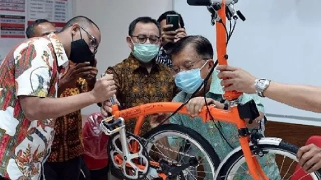 Sepeda Milik Jusuf Kalla Dibeli Istri Sandiaga Uno Seharga Mobil - GenPI.co