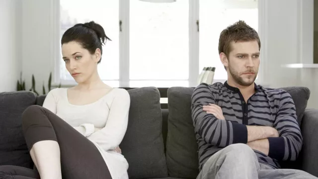 Menghadapi Pasangan Posesif, Kamu Harus Tahu Cara Meyakinkan Dia - GenPI.co