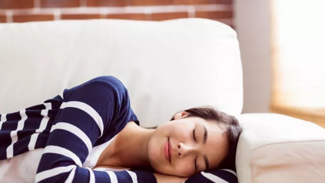 Hal yang Perlu Diperhatikan Jika Waktu Tidur Malam Terlalu Pendek - GenPI.co