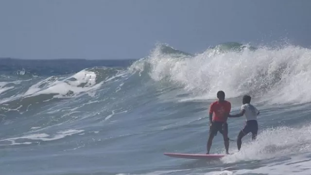 Salut... Surfer Filipina Buang Emas Demi Menolong Atlet Indonesia - GenPI.co